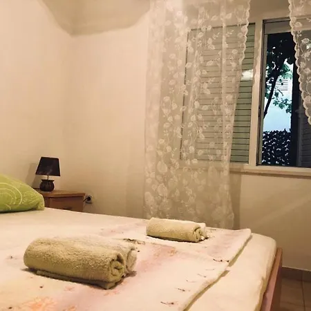 Apartman Green Door *