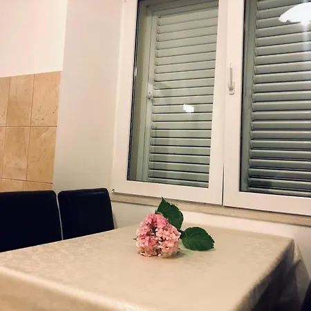 Green Door Apartman Žuljana